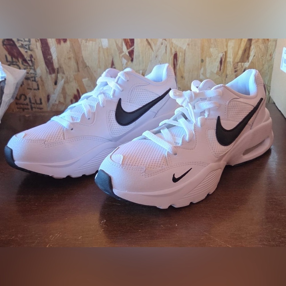 Nike Men's Stroke Running Shoe, White Black White,